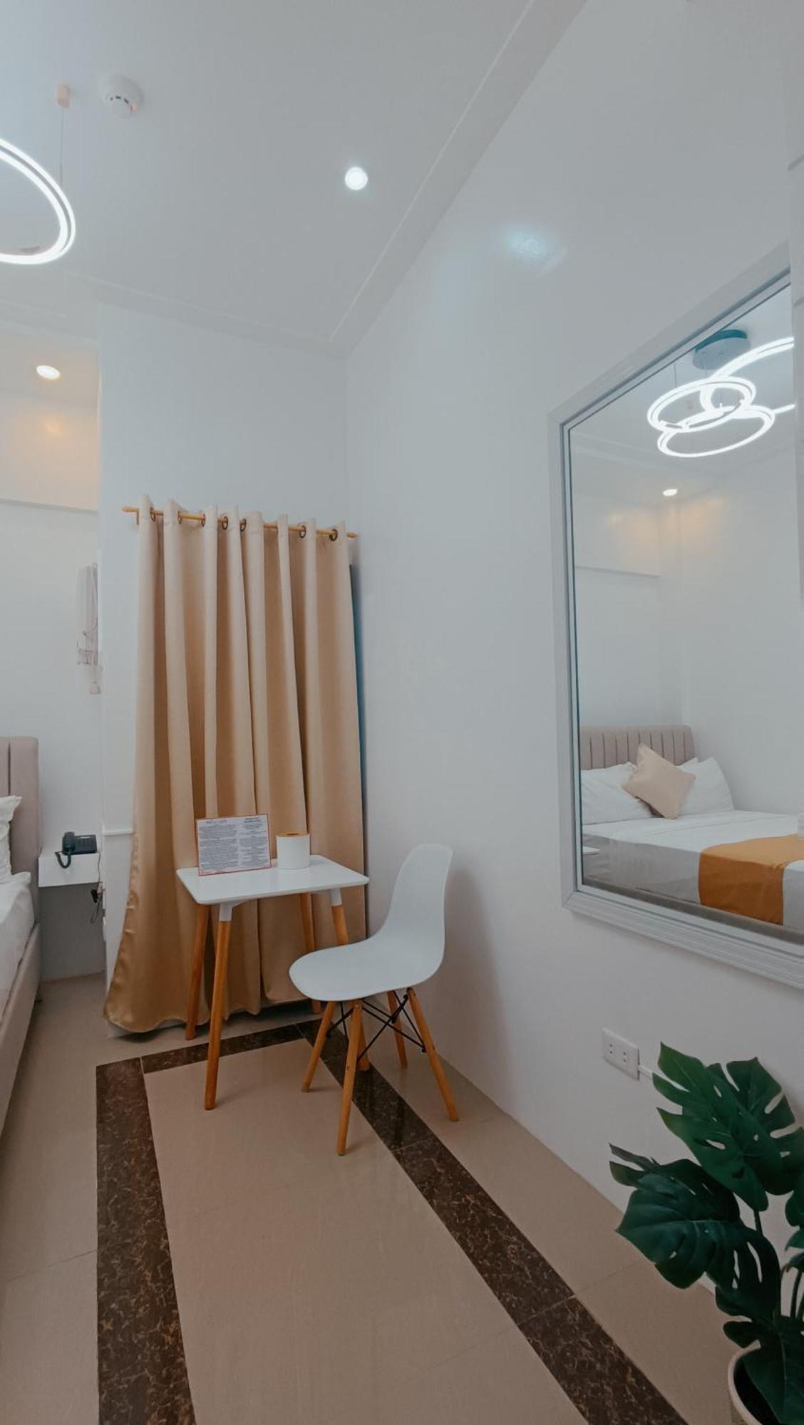 เอลิซาเบธ โฮเทล - นากา Hotel Pili  ภายนอก รูปภาพ
